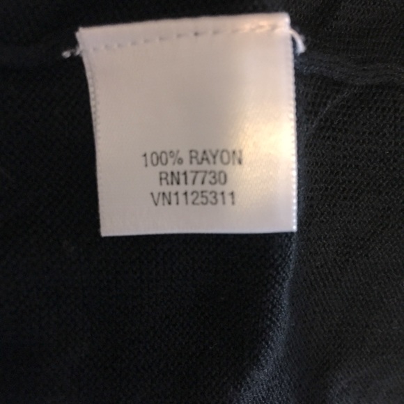 NWT Light weight V-neck black sweater size medium - Picture 11 of 12